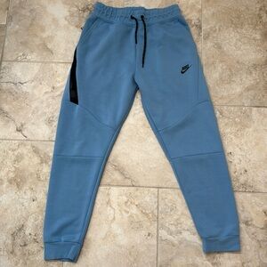 Men’s Nike Tech Pants/joggers